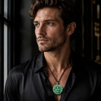 Collar con dije de Guanyin de los Mil Brazos de jade verde
