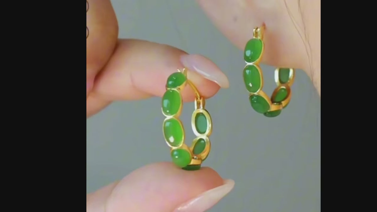 Créoles à cabochons en néphrite verte